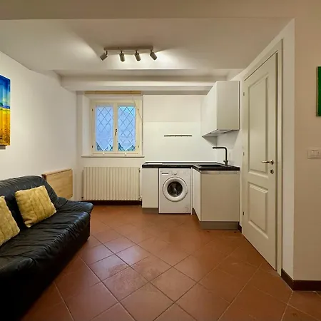 Апартаменты Modern Two-room Behind Ducal Palace Модена